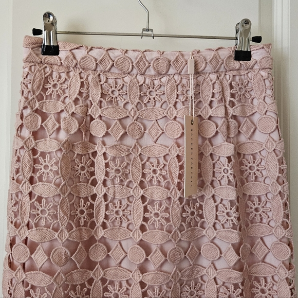 Rachel Parcell Stunning Floral Embroidery Skirt Size S - Picture 3 of 15
